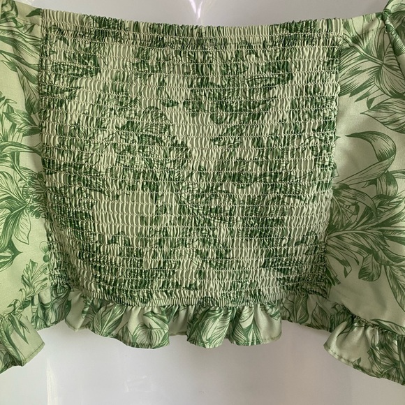 Eloquii Apple Green Puff Sleeve Smocked Back Cropped Blouse NWOT Size 20 SKU0060 - Picture 6 of 11